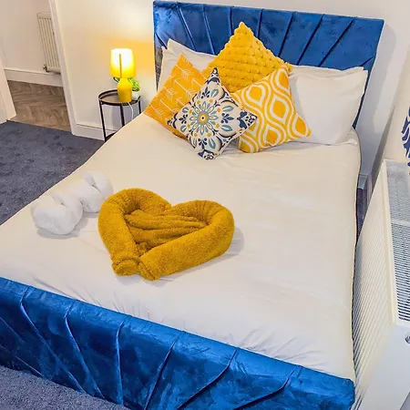 Holiday home Deluxe 4 Bedroom Near Centre By Altoluxoexperience Short Lets & Serviced With Free Parking & Wifi Bristol