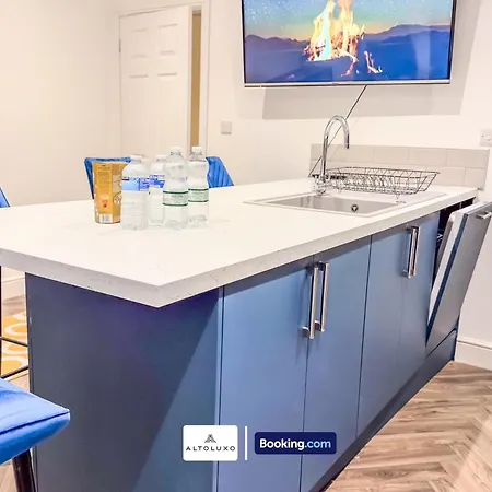 Armoury Square Deluxe 4br Near Centre By Altoluxoexperience Short Lets & Serviced With Free Parking & Wifi * Bristol