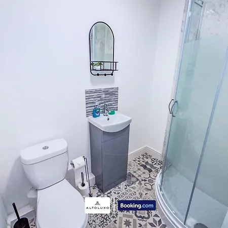 Armoury Square Deluxe 4br Near Centre By Altoluxoexperience Short Lets & Serviced With Free Parking & Wifi 度假居