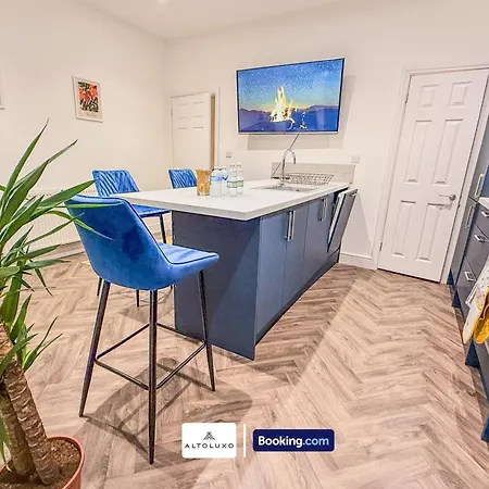 Casa de Férias Armoury Square Deluxe 4 Bedroom Near Centre By Altoluxoexperience Short Lets & Serviced With Free Parking & Wifi Bristol
