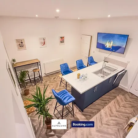 Armoury Square Deluxe 4br Near Centre By Altoluxoexperience Short Lets & Serviced With Free Parking & Wifi * 布里斯托